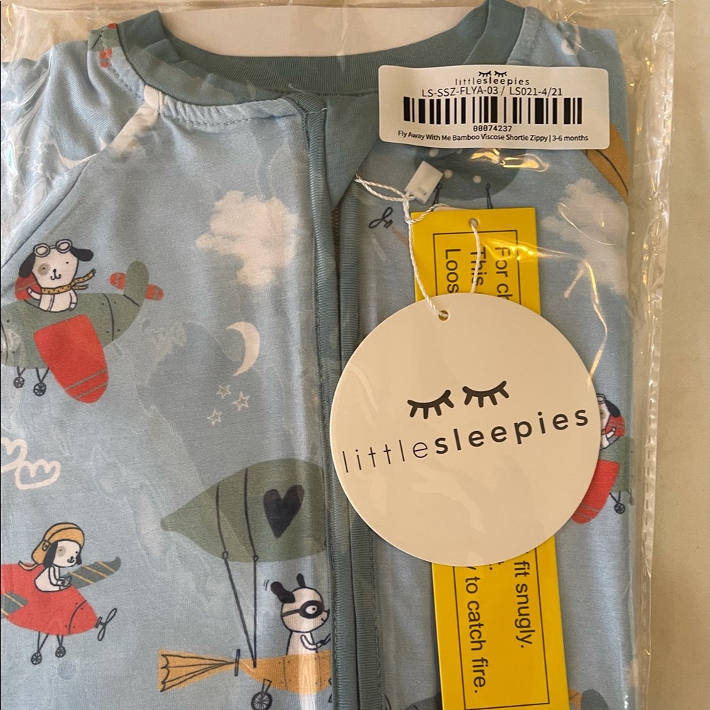 SOLD✨ Little Sleepies Fly away with me shortie